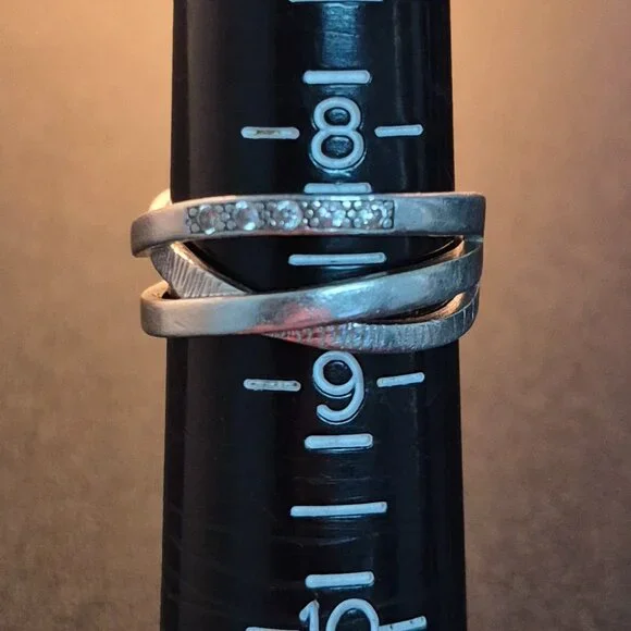 IDEAURE  925 silver ring with Elegant Crisscross Zirconia Size 9 - Picture 6 of 6